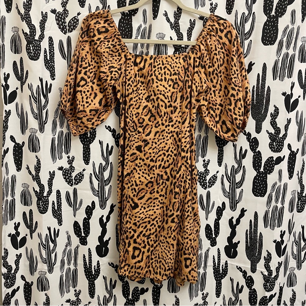 Super Cute Billabong Paradise Mini Leopard Dress. Great for all occasions! NWOT